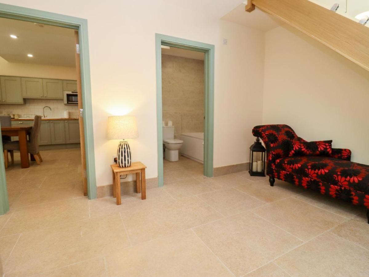 Bears Court Apartment Cheltenham Luaran gambar