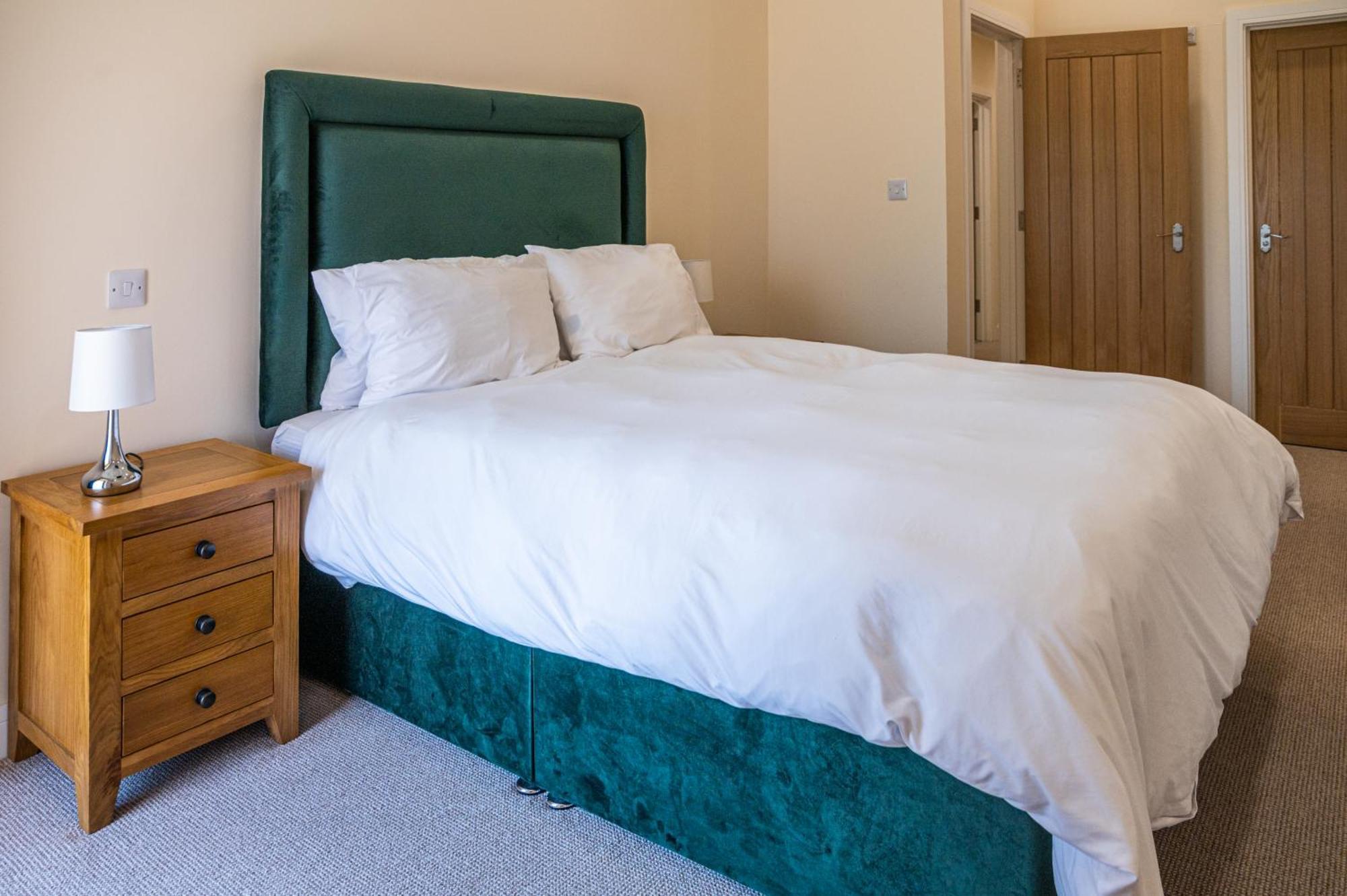 Bears Court Apartment Cheltenham Luaran gambar